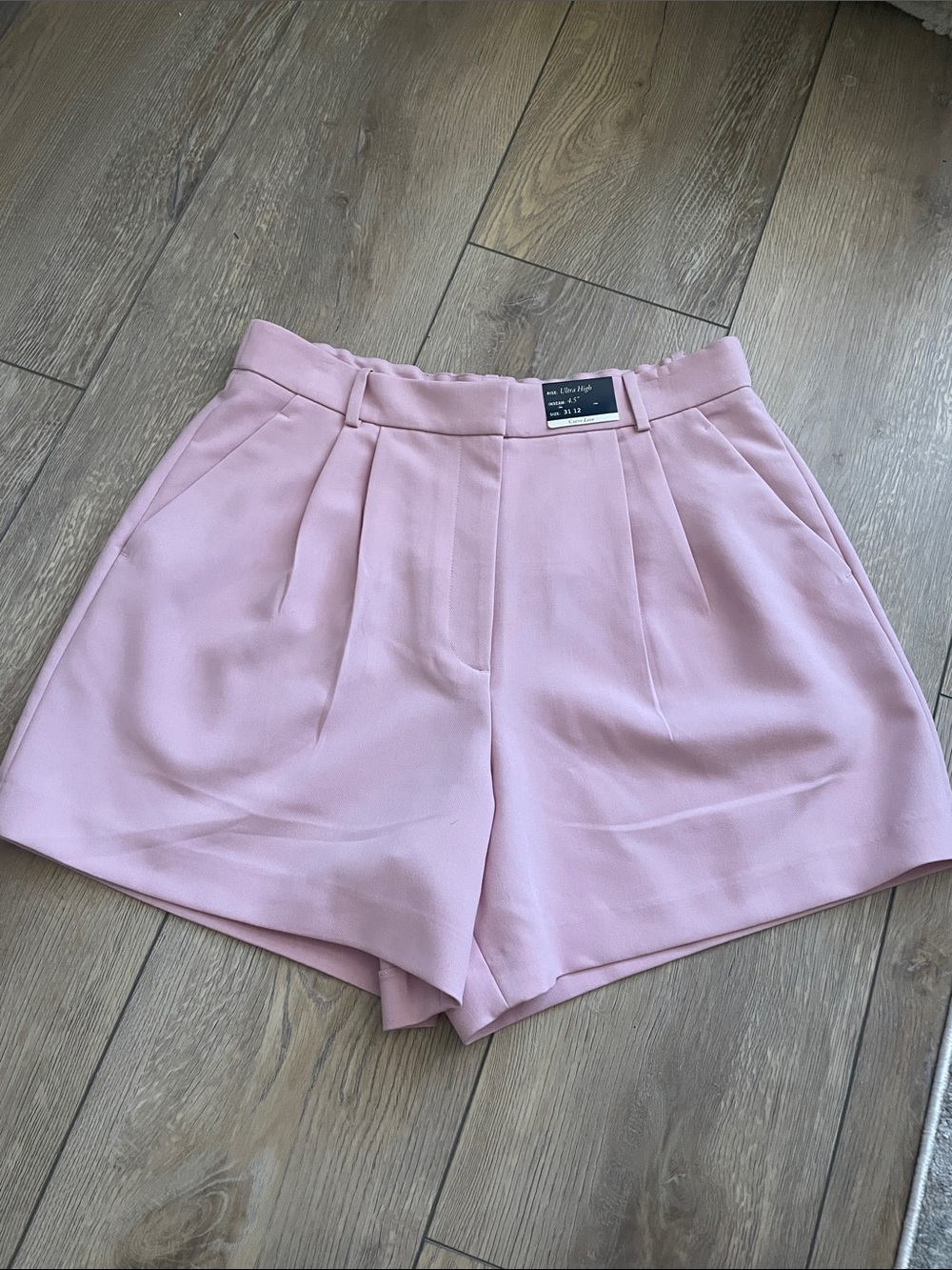 Abercrombie & Fitch size 12 Curve Love Blush High-Waist Pleated Women's Shorts